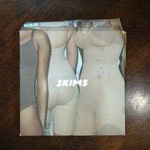 Skims Original Sculpting Bodysuit brief with Snaps Color: Sand, Sz: XXS/XS